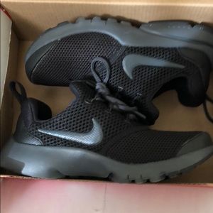 Boys size 12 Youth Nike Prestos